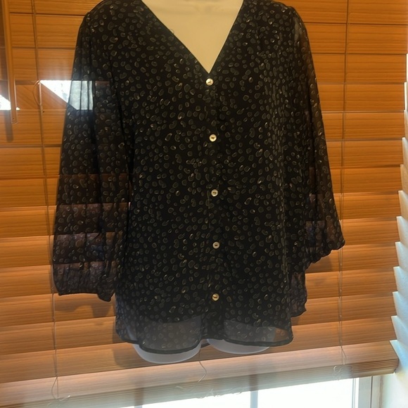 West Kei button down blouse​​​ - Picture 2 of 5